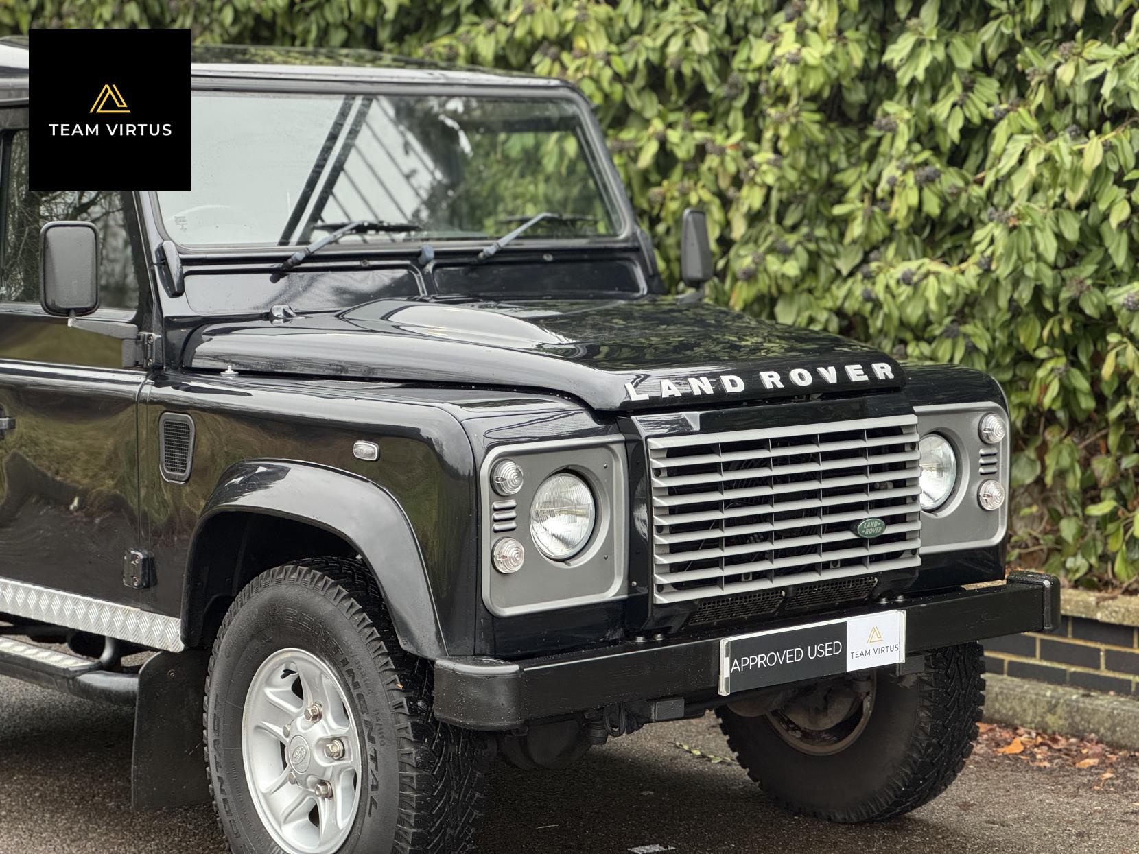 Land Rover Defender 90 2.4 TDCi XS Station Wagon Double Cab 3dr Diesel Manual 4WD SWB Euro 4 (122 bhp)