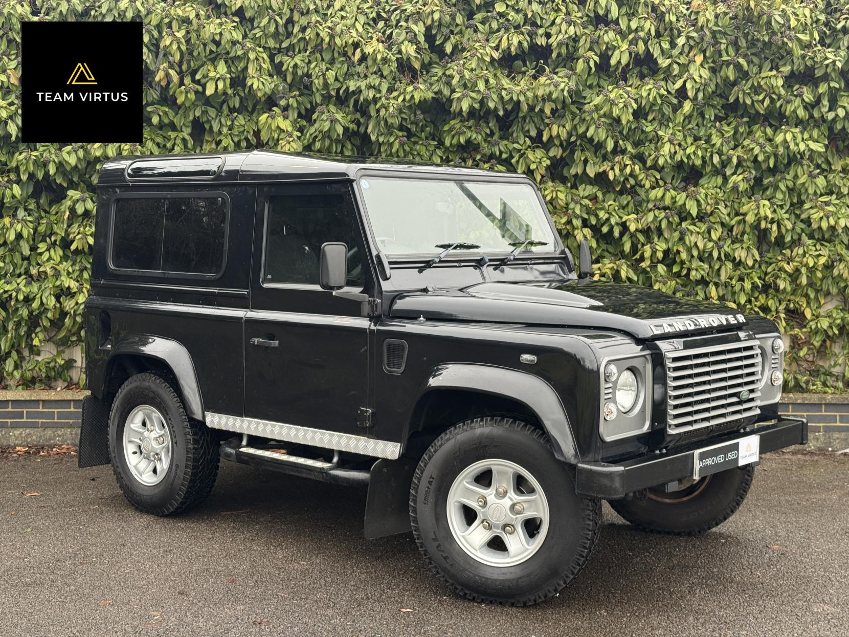 Land Rover Defender 90 2.4 TDCi XS Station Wagon Double Cab 3dr Diesel Manual 4WD SWB Euro 4 (122 bhp)