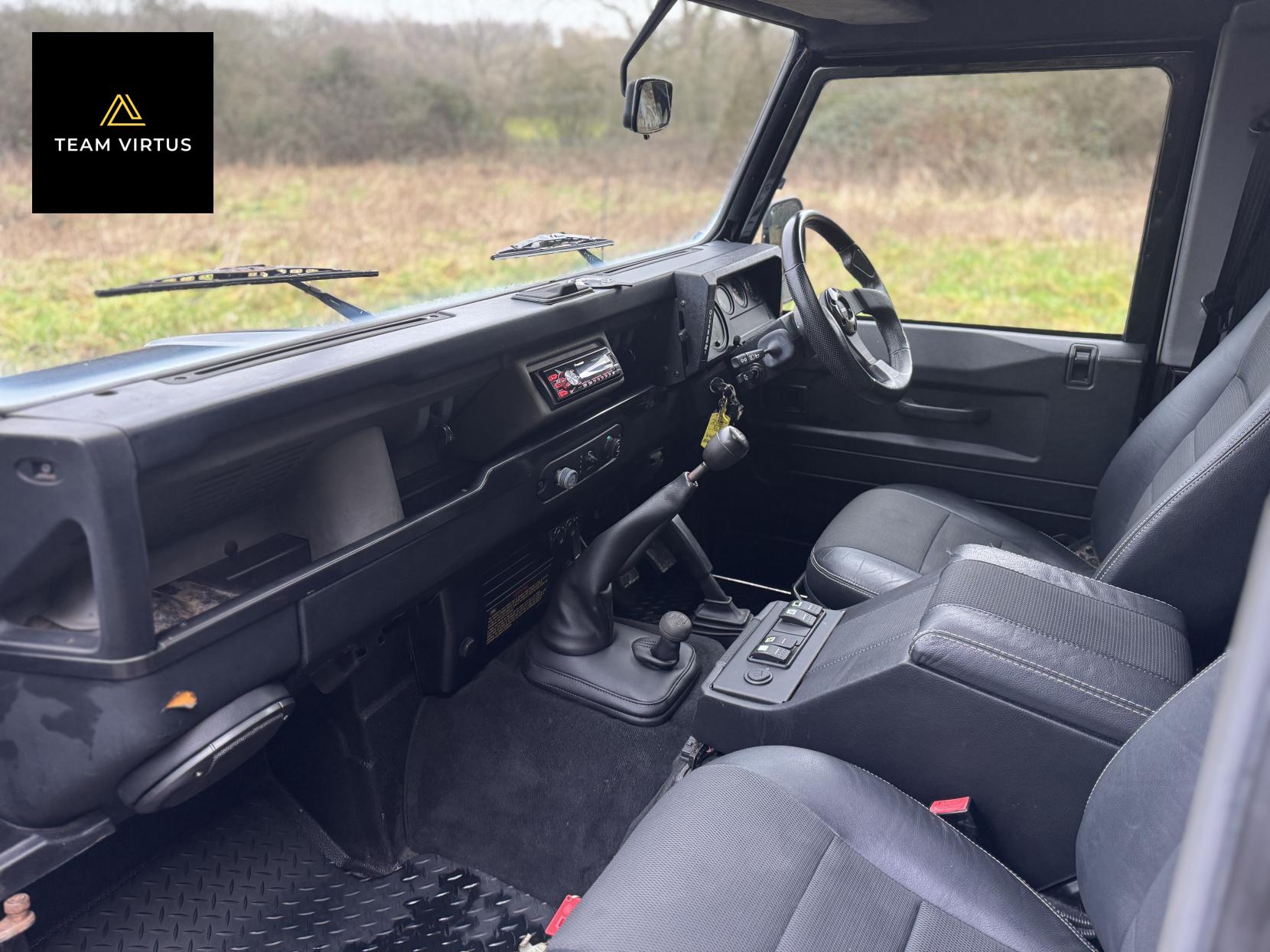 Land Rover Defender 90 2.5 TD5 County Station Wagon Diesel Manual SWB (120 bhp)