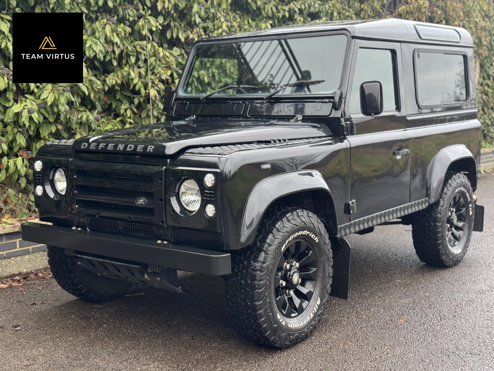 Land Rover Defender 90 2.5 TD5 County Station Wagon Diesel Manual SWB (120 bhp)