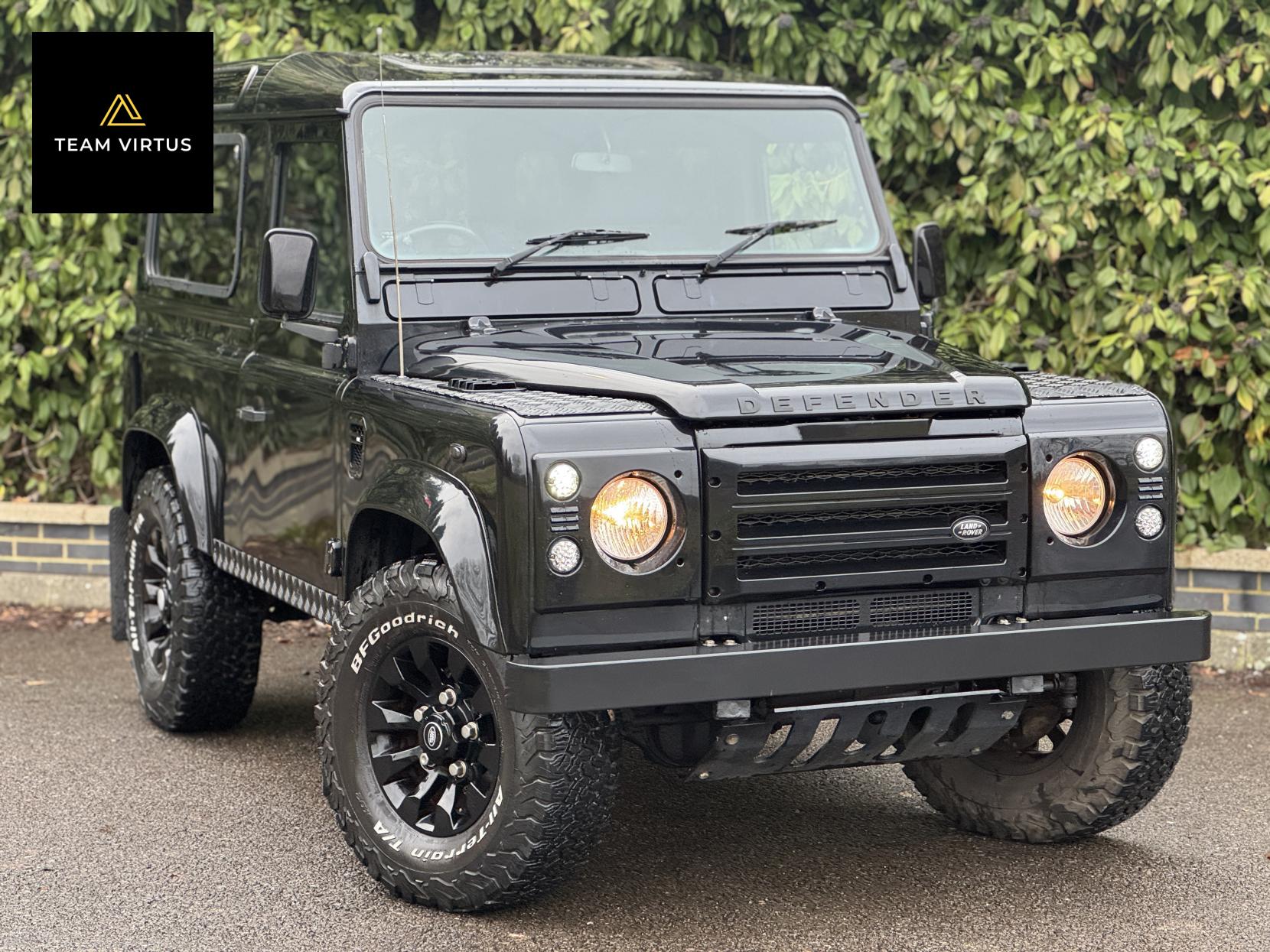 Land Rover Defender 90 2.5 TD5 County Station Wagon Diesel Manual SWB (120 bhp)