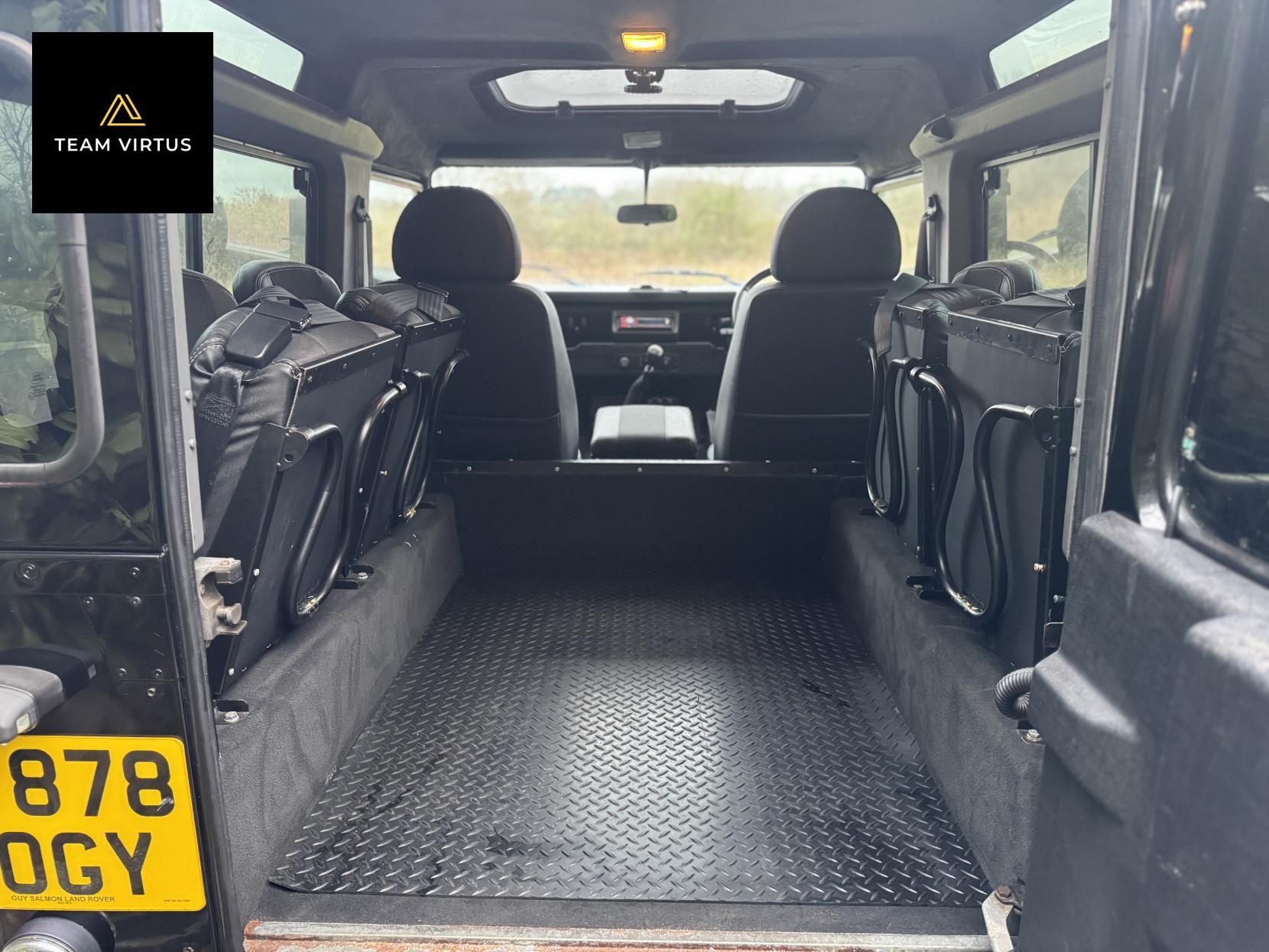 Land Rover Defender 90 2.5 TD5 County Station Wagon Diesel Manual SWB (120 bhp)