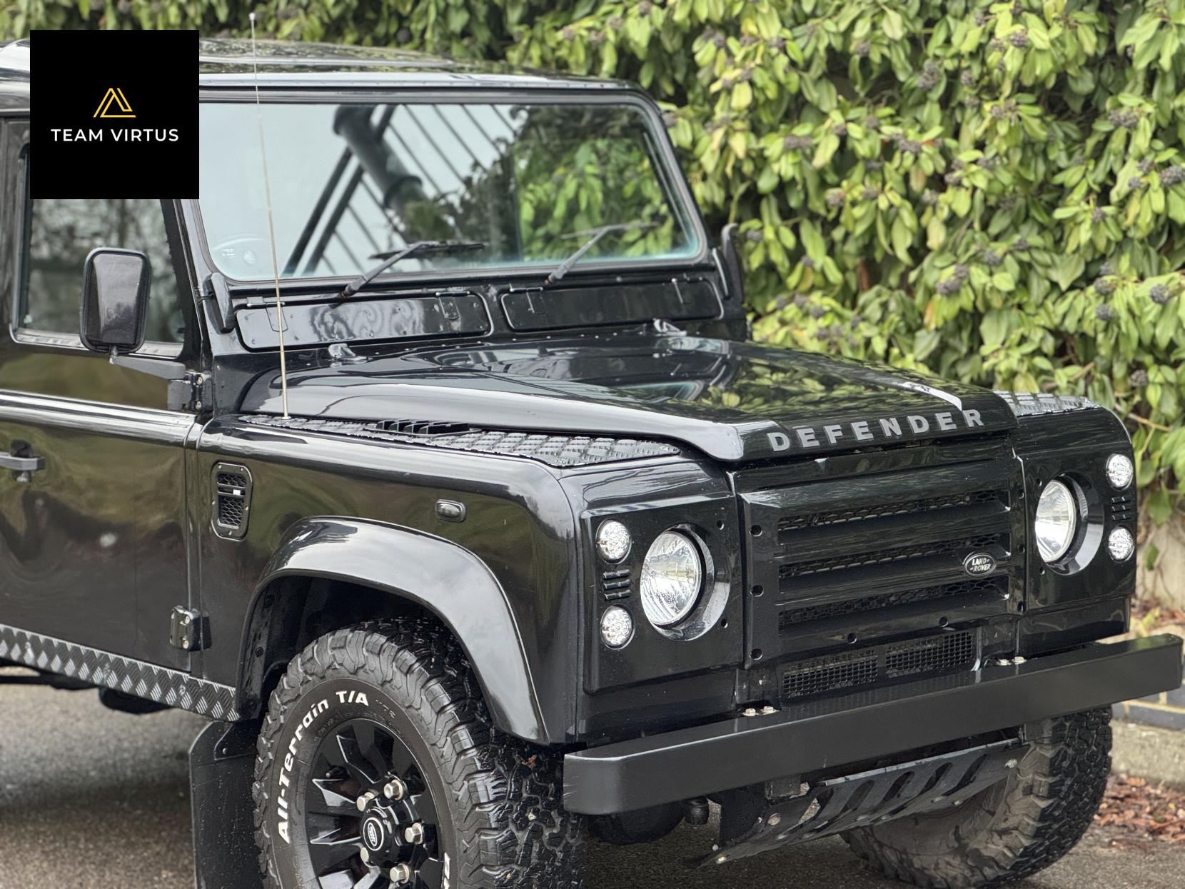 Land Rover Defender 90 2.5 TD5 County Station Wagon Diesel Manual SWB (120 bhp)