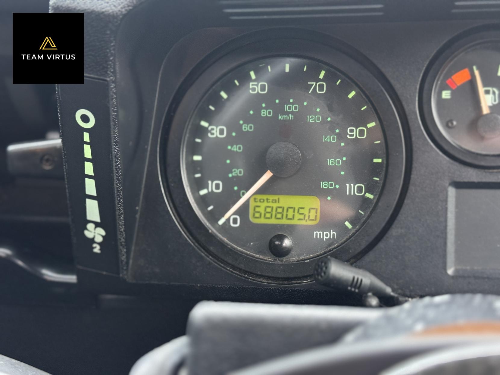 Land Rover Defender 90 2.5 TD5 County Station Wagon Diesel Manual SWB (120 bhp)