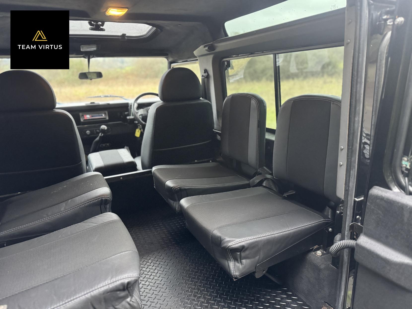 Land Rover Defender 90 2.5 TD5 County Station Wagon Diesel Manual SWB (120 bhp)