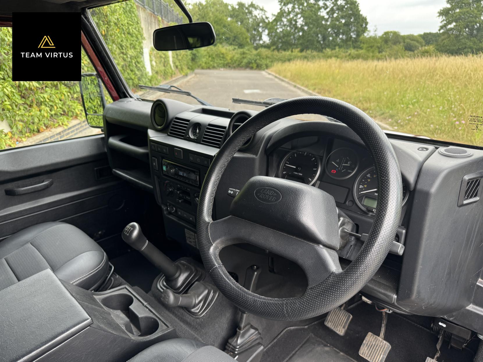 Land Rover Defender 110 2.2 TDCi XS Station Wagon Double Cab 5dr Diesel Manual 4WD MWB Euro 5 (122 ps)