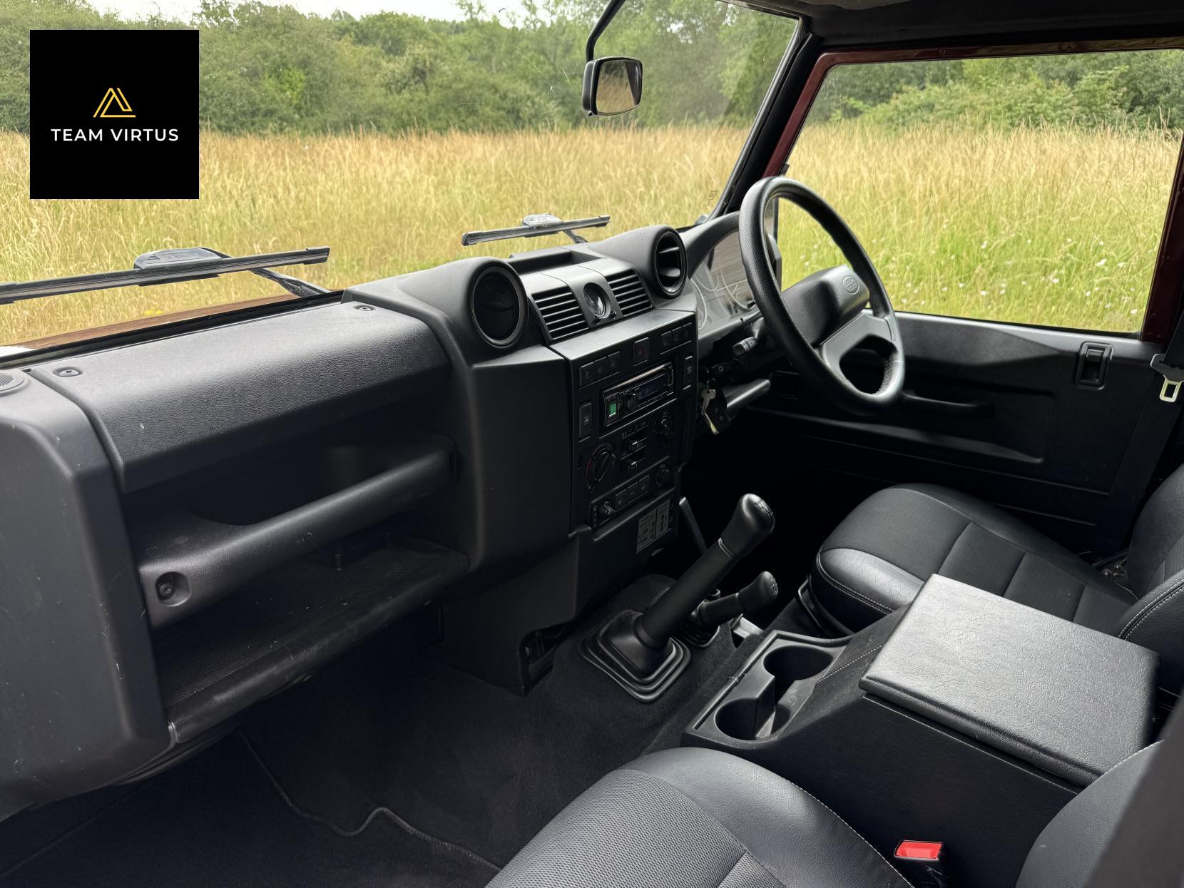 Land Rover Defender 110 2.2 TDCi XS Station Wagon Double Cab 5dr Diesel Manual 4WD MWB Euro 5 (122 ps)