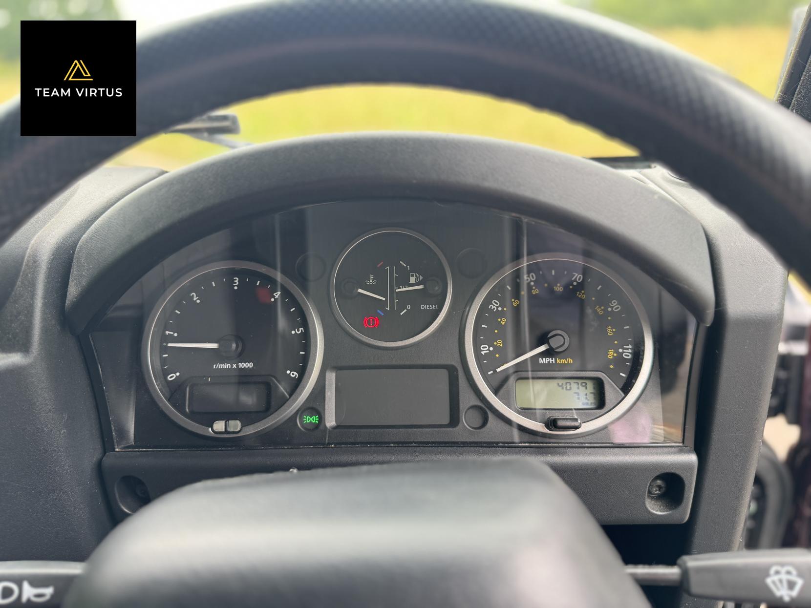 Land Rover Defender 110 2.2 TDCi XS Station Wagon Double Cab 5dr Diesel Manual 4WD MWB Euro 5 (122 ps)