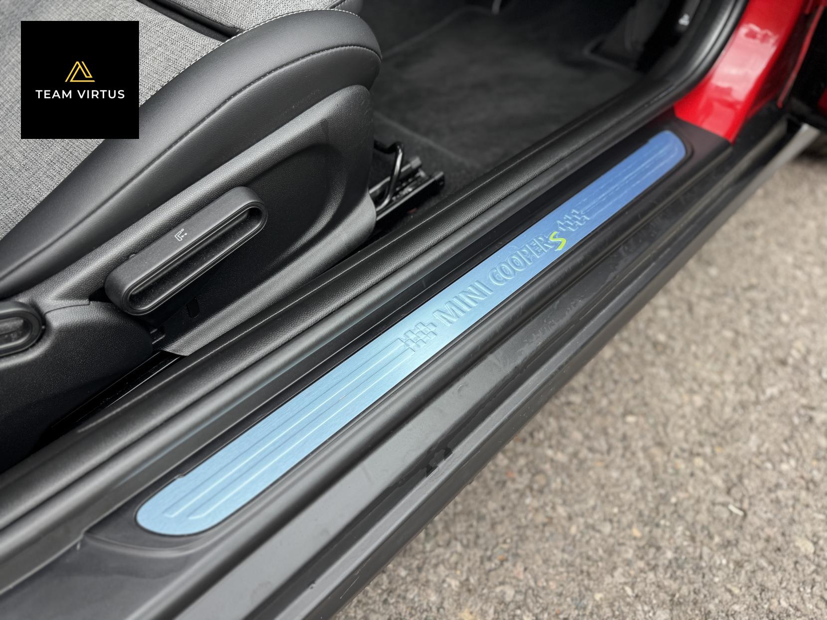 MINI Electric Hatch Cooper SE 32.6kWh Level 2 Hatchback 3dr Electric Auto (184 ps)