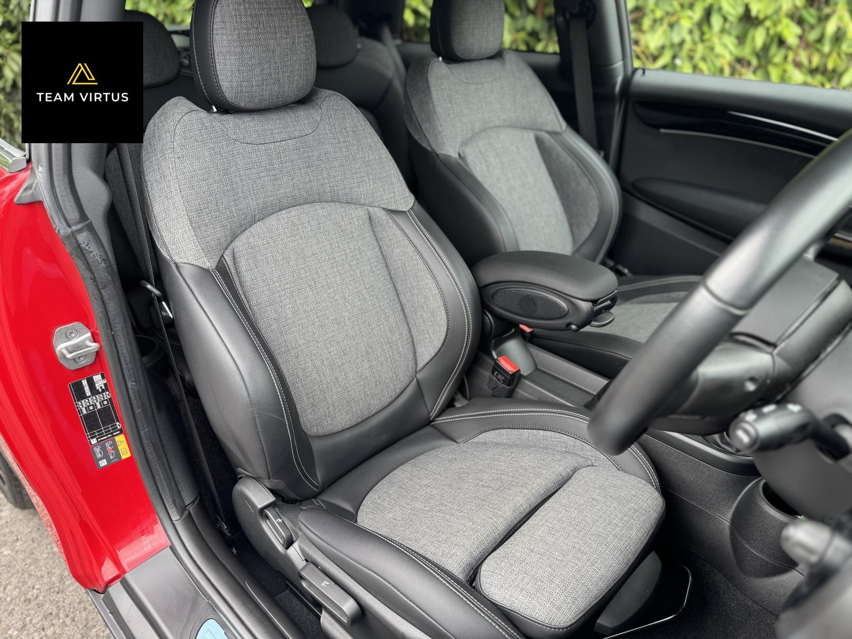 MINI Electric Hatch Cooper SE 32.6kWh Level 2 Hatchback 3dr Electric Auto (184 ps)