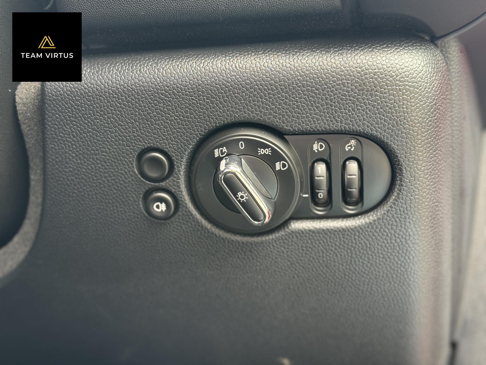 MINI Electric Hatch Cooper SE 32.6kWh Level 2 Hatchback 3dr Electric Auto (184 ps)