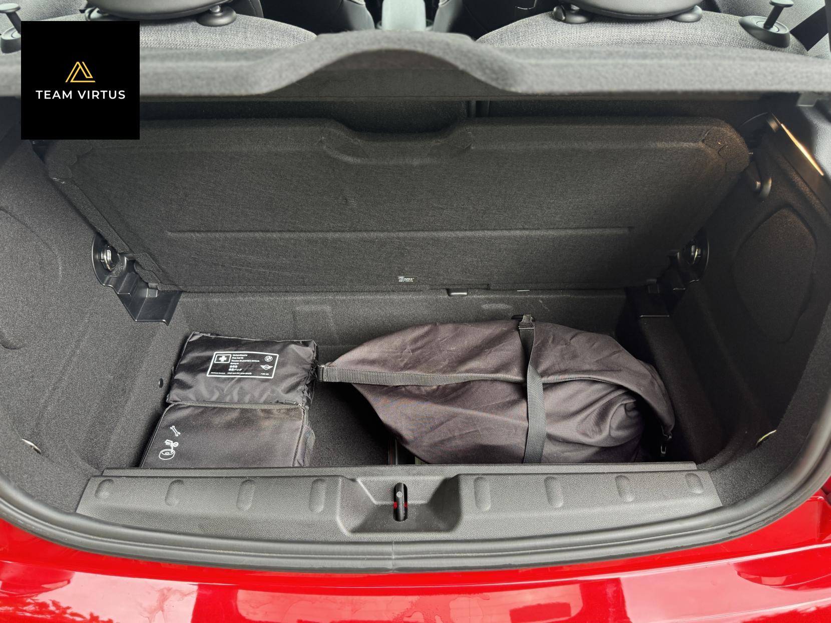 MINI Electric Hatch Cooper SE 32.6kWh Level 2 Hatchback 3dr Electric Auto (184 ps)