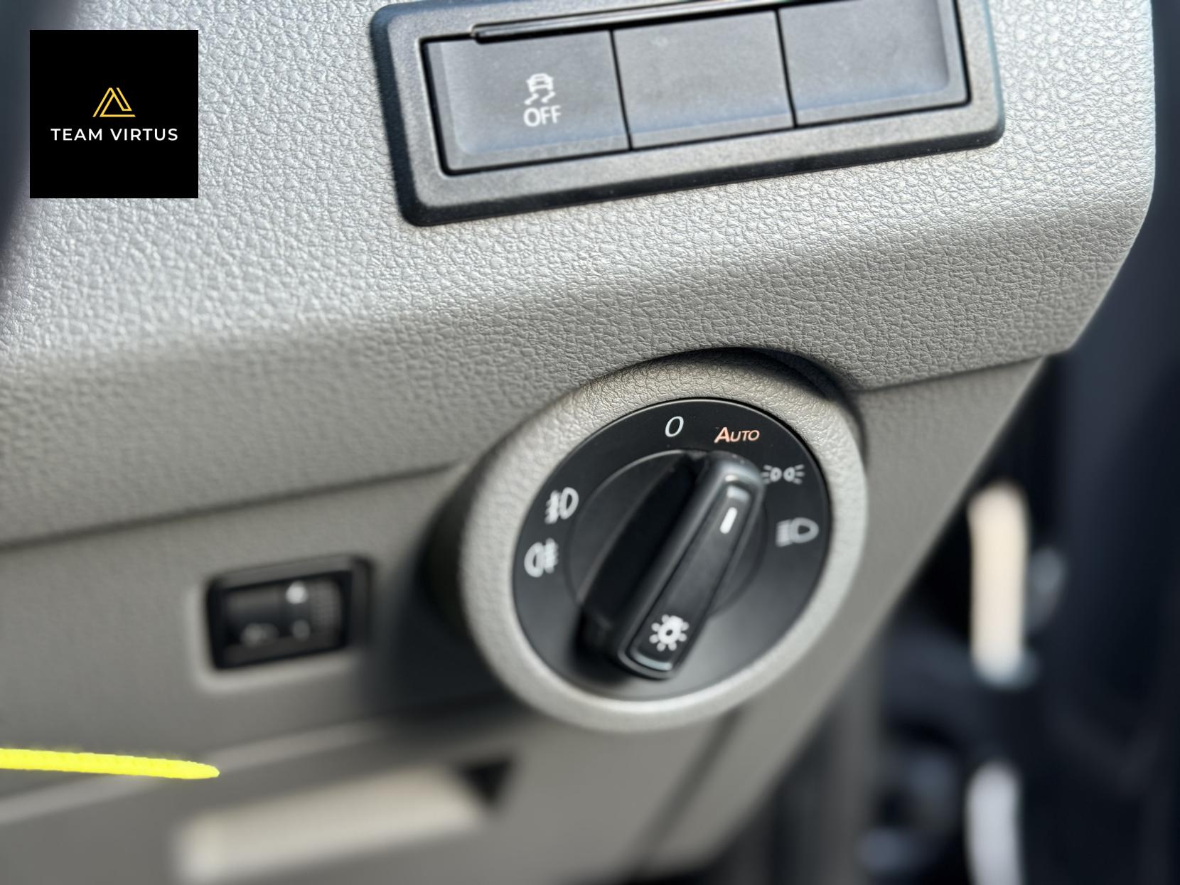 Volkswagen T28 Camper 2.0 Transporter 2.0 TDI T28 Highline 5dr Diesel Manual FWD SWB Euro 6 