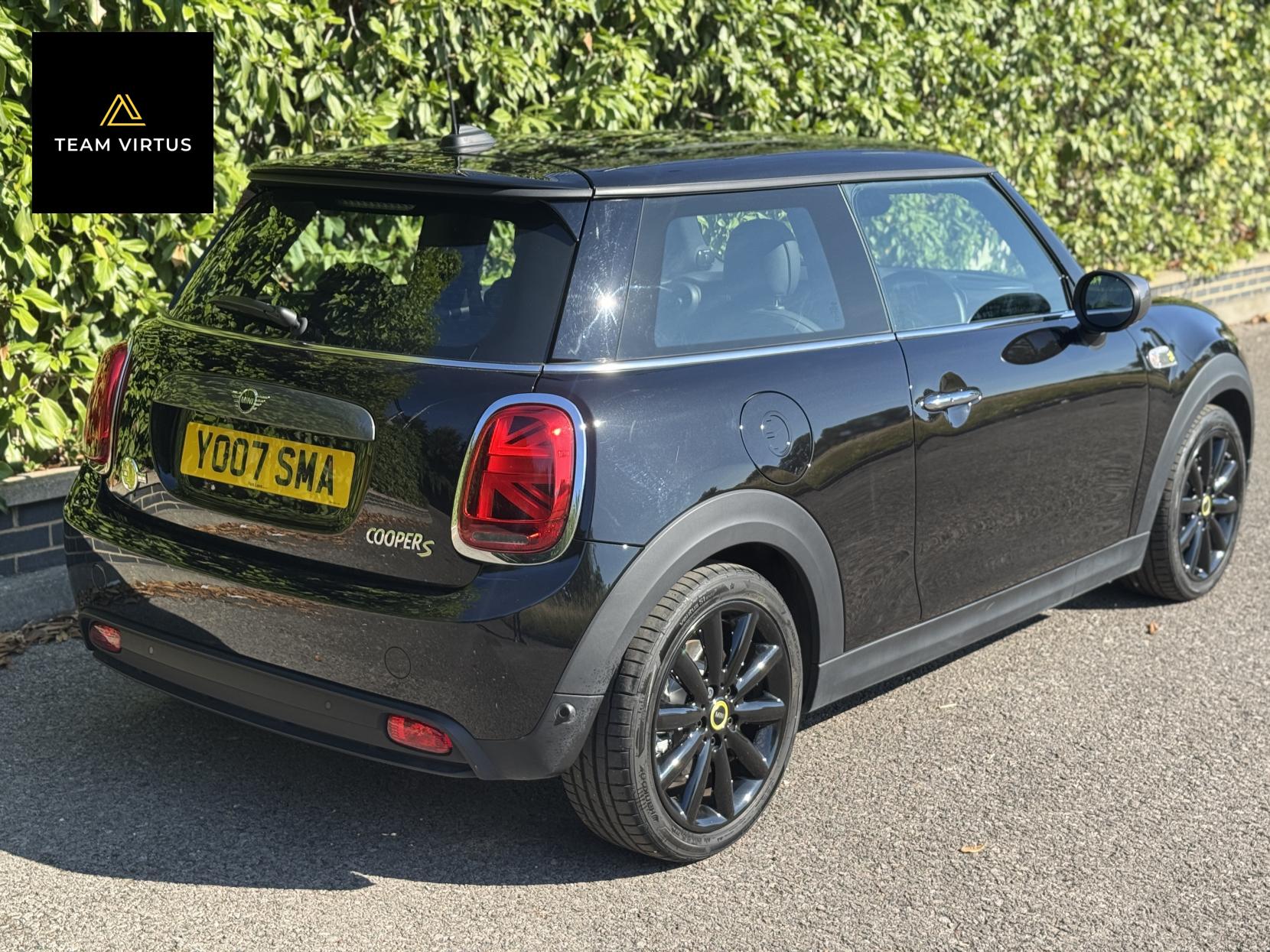 MINI Electric Hatch Cooper SE 32.6kWh Level 3 Hatchback 3dr Electric Auto (184 ps)