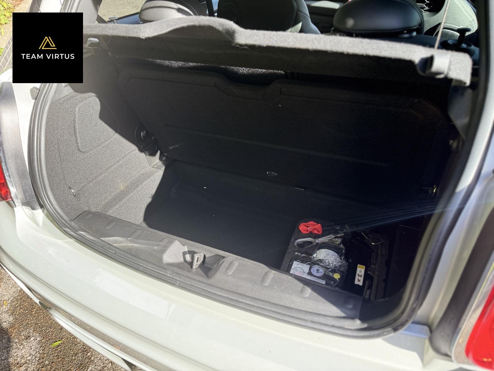 MINI Hatch 2.0 John Cooper Works Hatchback 3dr Petrol Auto 8 Spd Euro 6 (s/s) (231 ps)