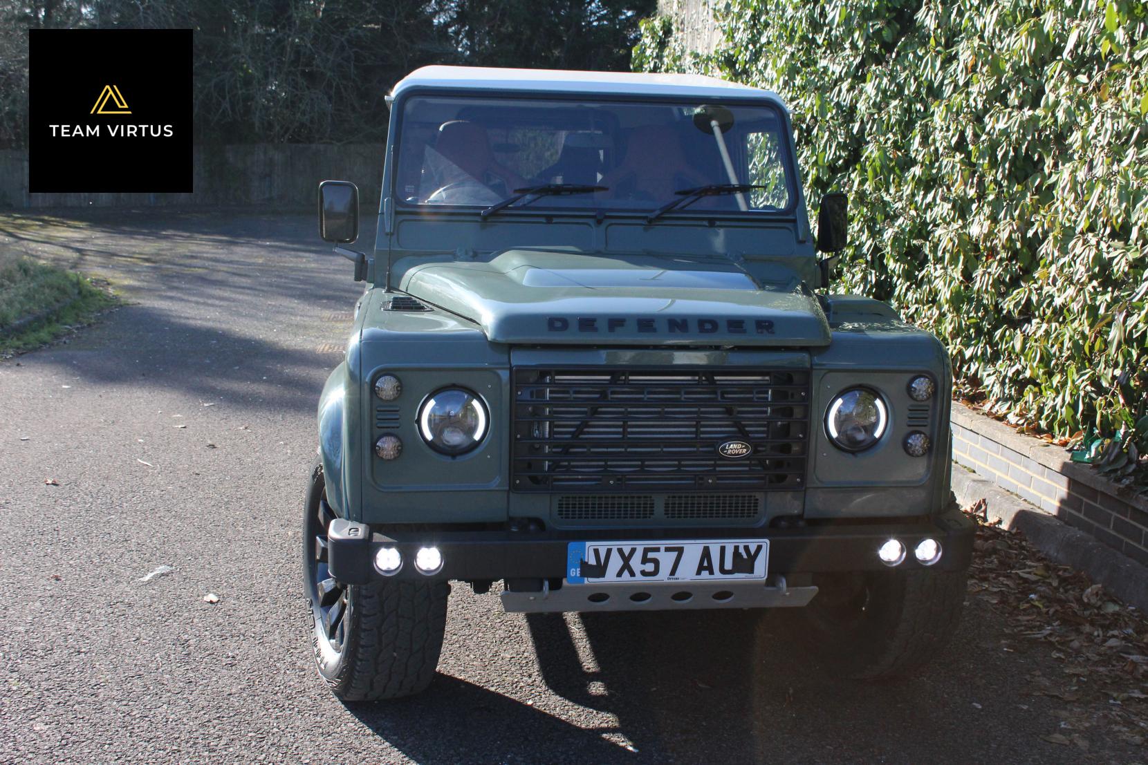 Land Rover Defender 90 2.4 TDCi Pickup 2dr Diesel Manual 4WD SWB Euro 4 (122 bhp)