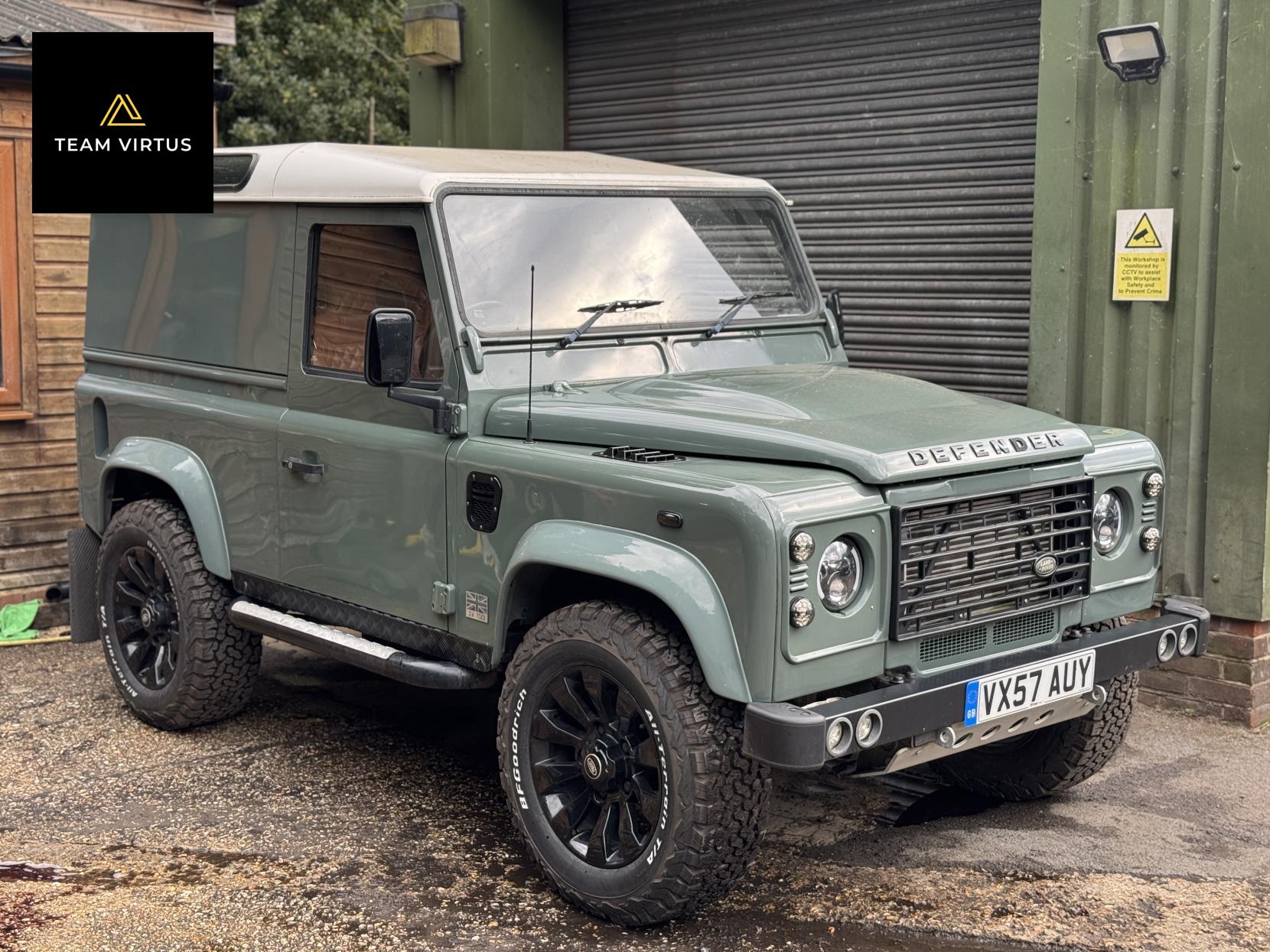 Land Rover Defender 90 2.4 TDCi Pickup 2dr Diesel Manual 4WD SWB Euro 4 (122 bhp)