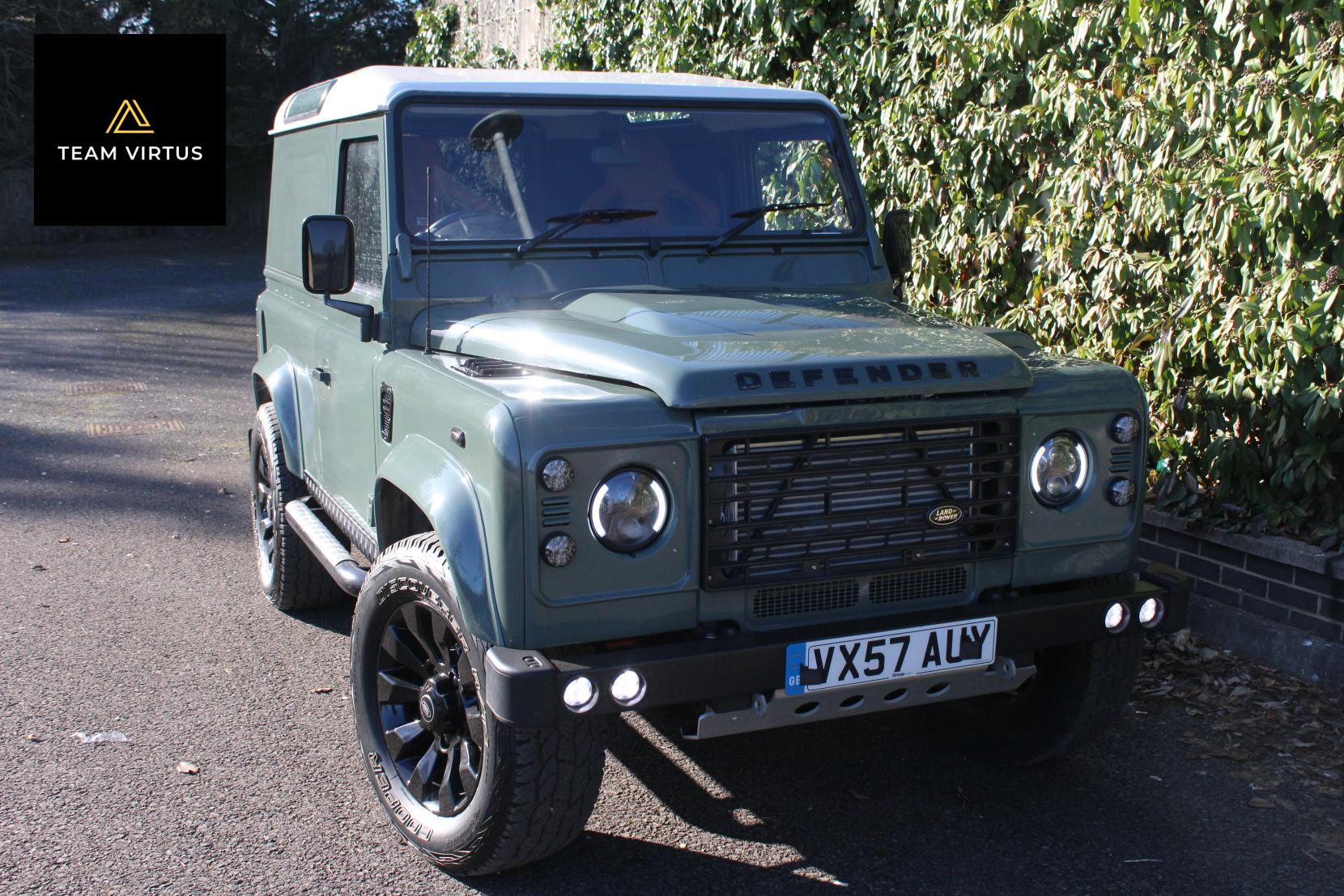 Land Rover Defender 90 2.4 TDCi Pickup 2dr Diesel Manual 4WD SWB Euro 4 (122 bhp)
