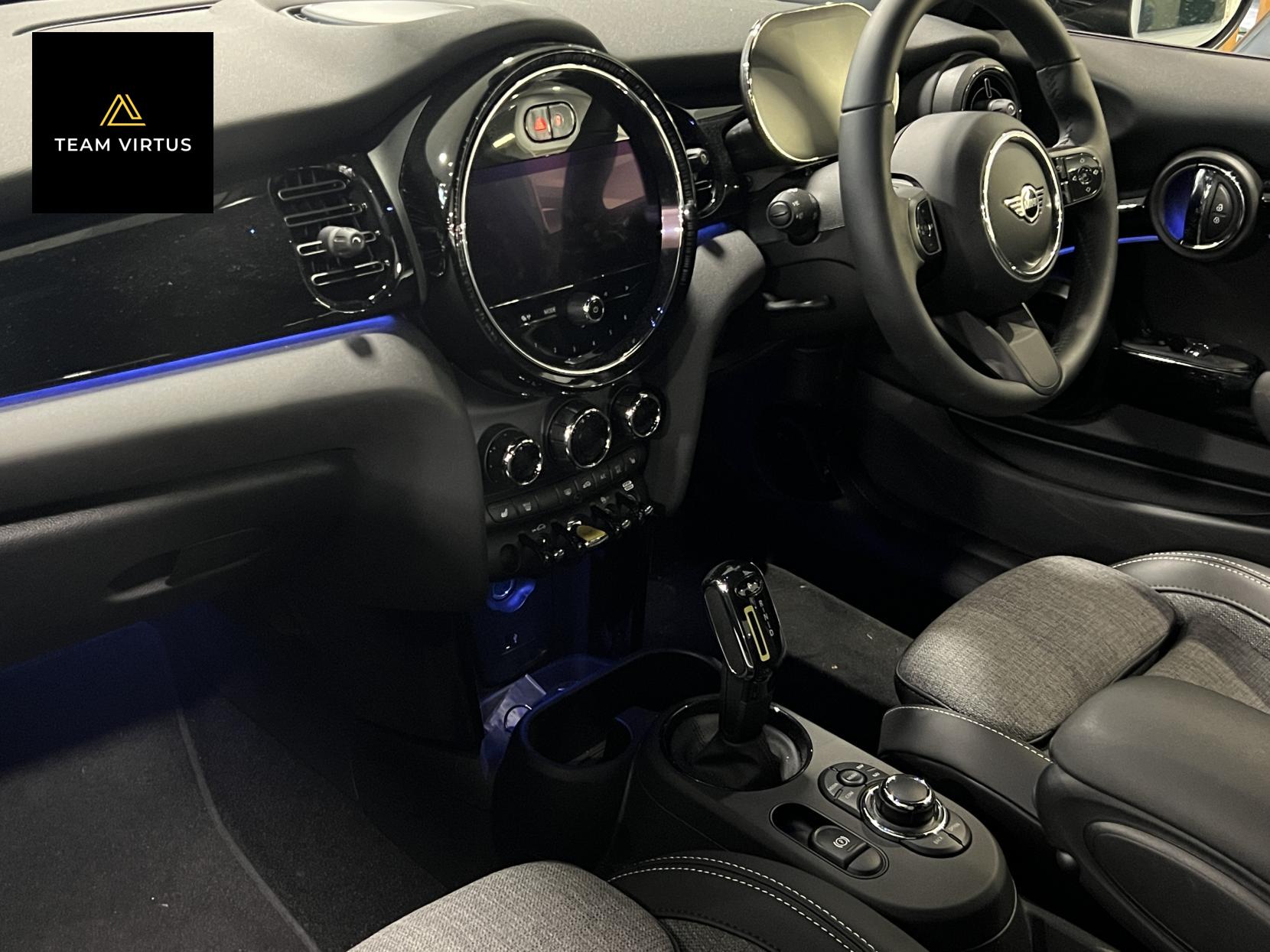 MINI Electric Hatch Cooper SE 32.6kWh Level 2 Hatchback 3dr Electric Auto (184 ps)