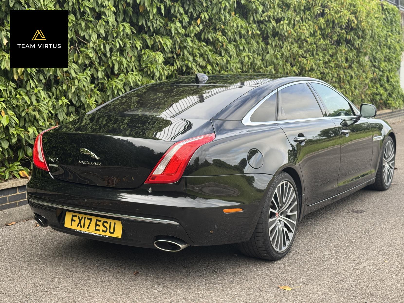 Jaguar XJ 3.0d V6 Autobiography Saloon 4dr Diesel Auto Euro 6 (s/s) (LWB) (300 ps)