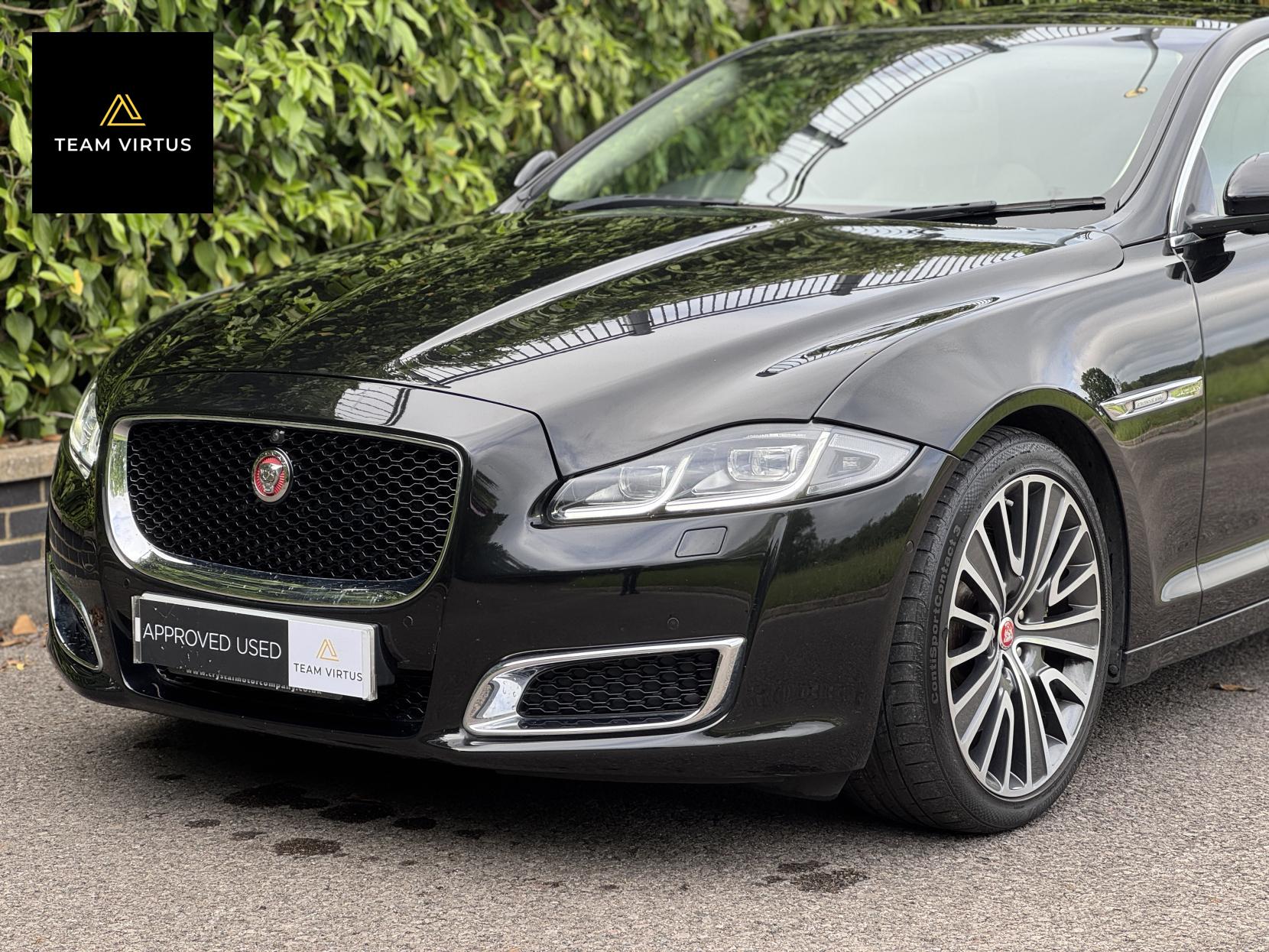 Jaguar XJ 3.0d V6 Autobiography Saloon 4dr Diesel Auto Euro 6 (s/s) (LWB) (300 ps)