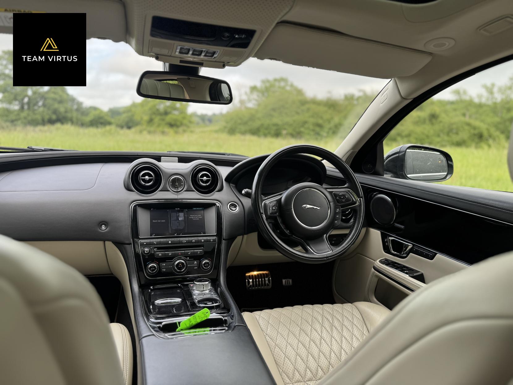 Jaguar XJ 3.0d V6 Autobiography Saloon 4dr Diesel Auto Euro 6 (s/s) (LWB) (300 ps)