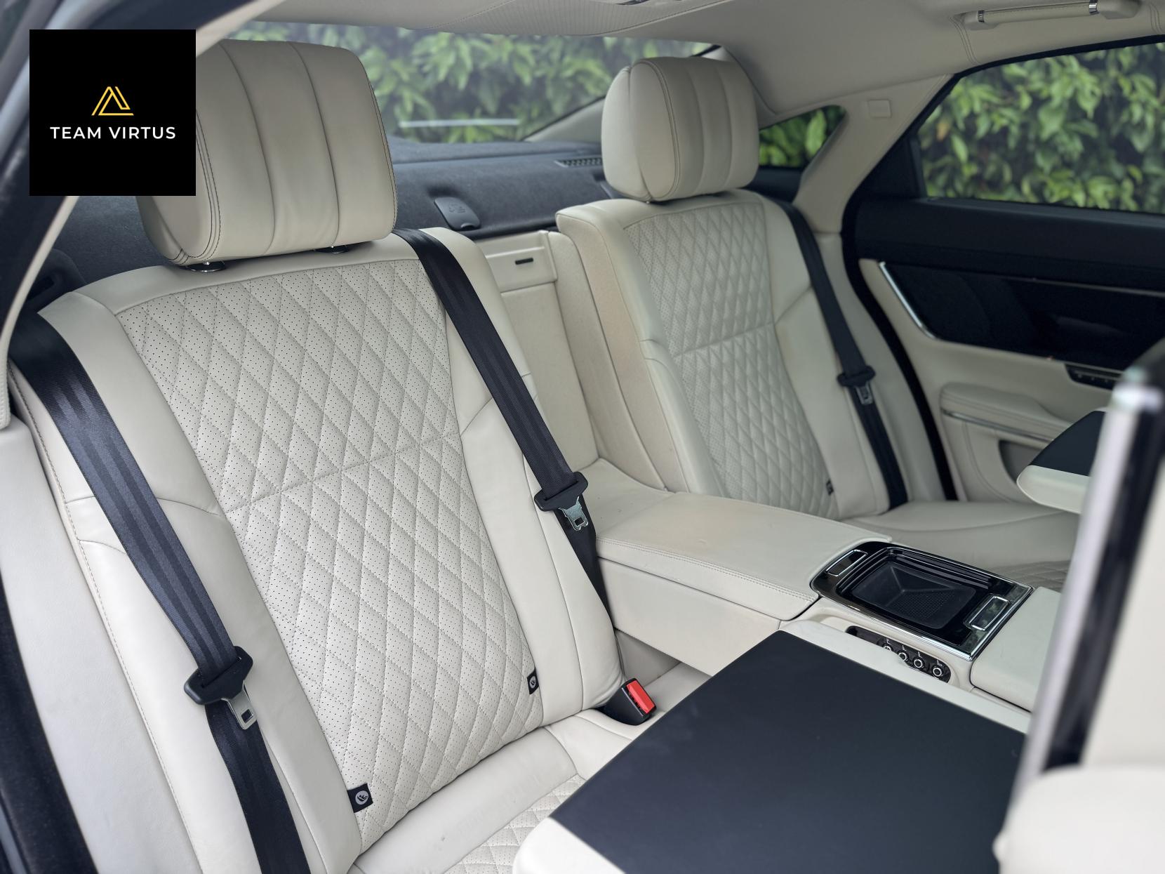 Jaguar XJ 3.0d V6 Autobiography Saloon 4dr Diesel Auto Euro 6 (s/s) (LWB) (300 ps)