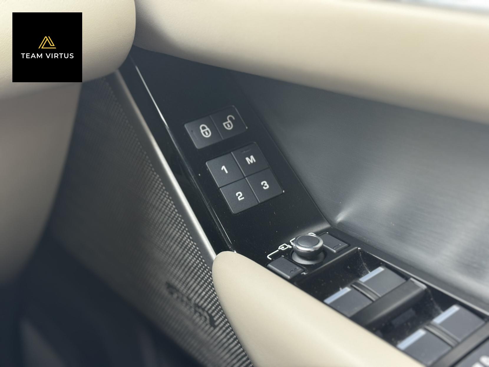 Land Rover Range Rover Velar 2.0 D240 R-Dynamic HSE SUV 5dr Diesel Auto 4WD Euro 6 (s/s) (240 ps)