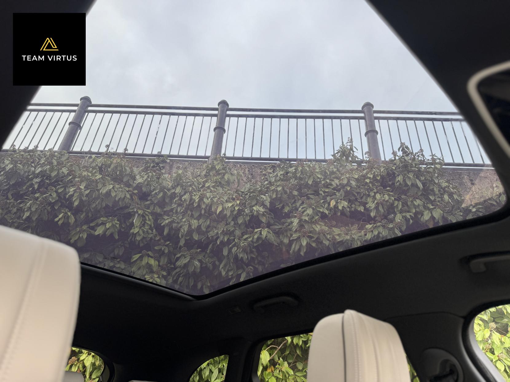 Land Rover Range Rover Velar 2.0 D240 R-Dynamic HSE SUV 5dr Diesel Auto 4WD Euro 6 (s/s) (240 ps)