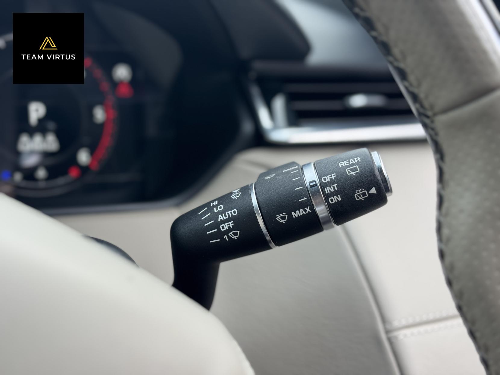 Land Rover Range Rover Velar 2.0 D240 R-Dynamic HSE SUV 5dr Diesel Auto 4WD Euro 6 (s/s) (240 ps)