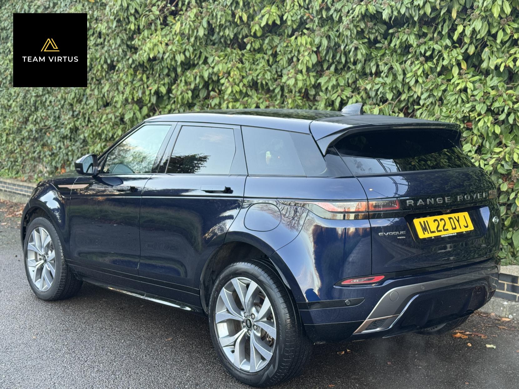 Land Rover Range Rover Evoque 1.5 P300e 12.2kWh R-Dynamic SE SUV 5dr Petrol Plug-in Hybrid Auto 4WD Euro 6 (s/s) (309 ps)