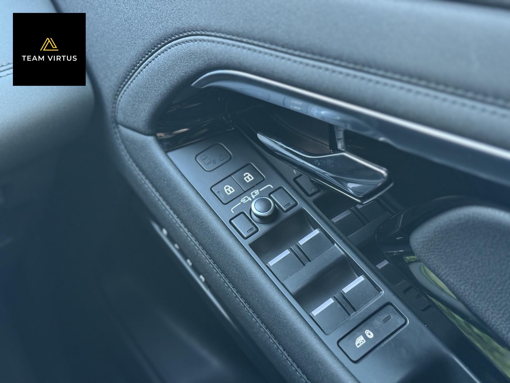 Land Rover Range Rover Evoque 1.5 P300e 12.2kWh R-Dynamic SE SUV 5dr Petrol Plug-in Hybrid Auto 4WD Euro 6 (s/s) (309 ps)