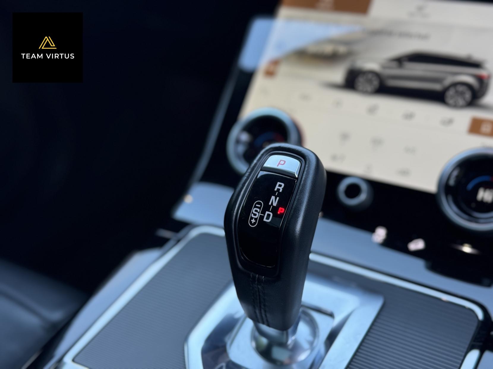 Land Rover Range Rover Evoque 1.5 P300e 12.2kWh R-Dynamic SE SUV 5dr Petrol Plug-in Hybrid Auto 4WD Euro 6 (s/s) (309 ps)