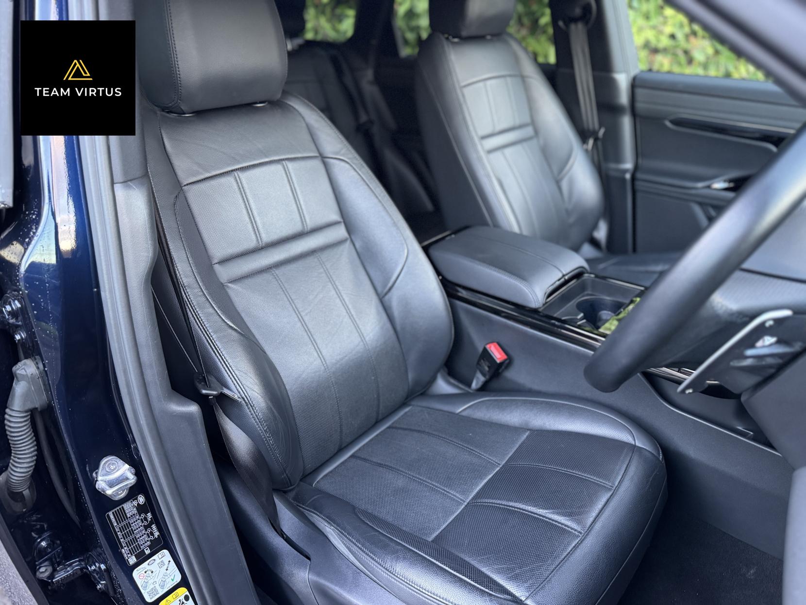 Land Rover Range Rover Evoque 1.5 P300e 12.2kWh R-Dynamic SE SUV 5dr Petrol Plug-in Hybrid Auto 4WD Euro 6 (s/s) (309 ps)