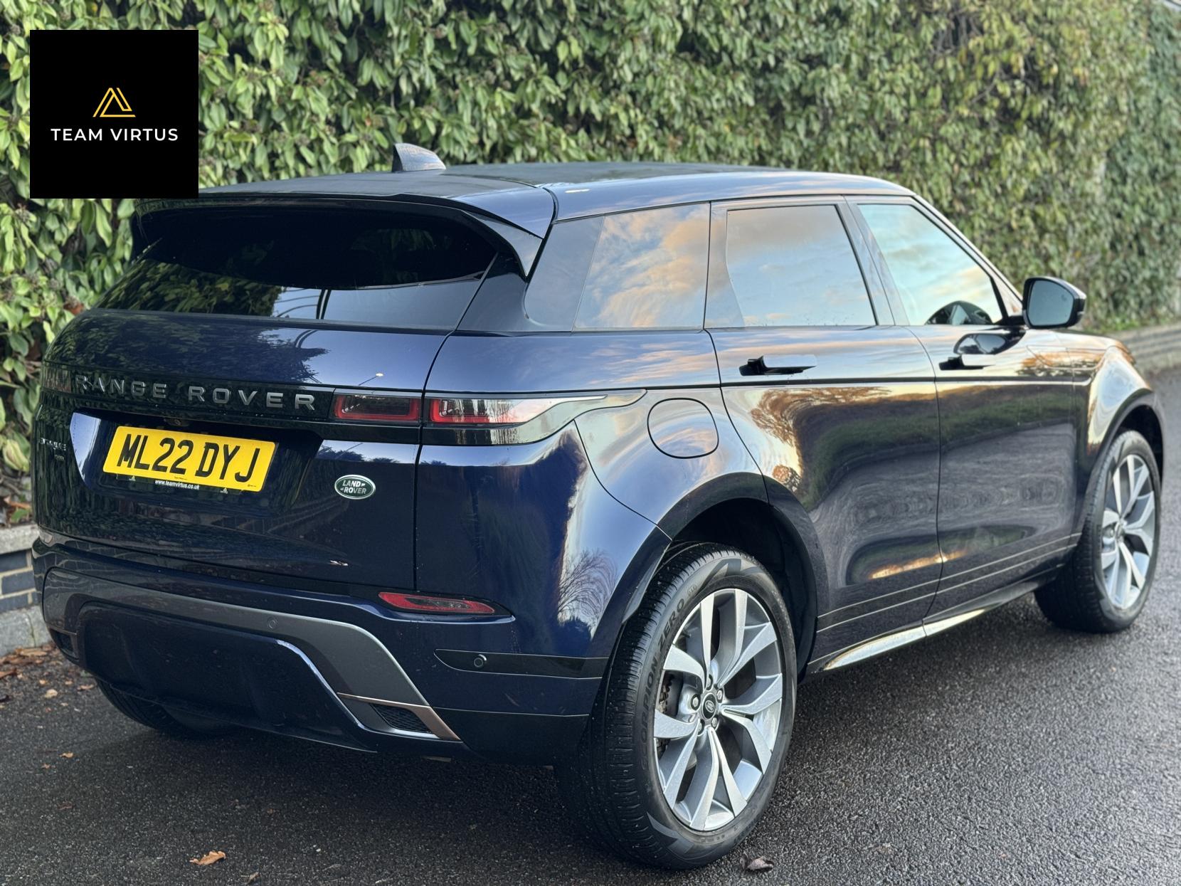 Land Rover Range Rover Evoque 1.5 P300e 12.2kWh R-Dynamic SE SUV 5dr Petrol Plug-in Hybrid Auto 4WD Euro 6 (s/s) (309 ps)