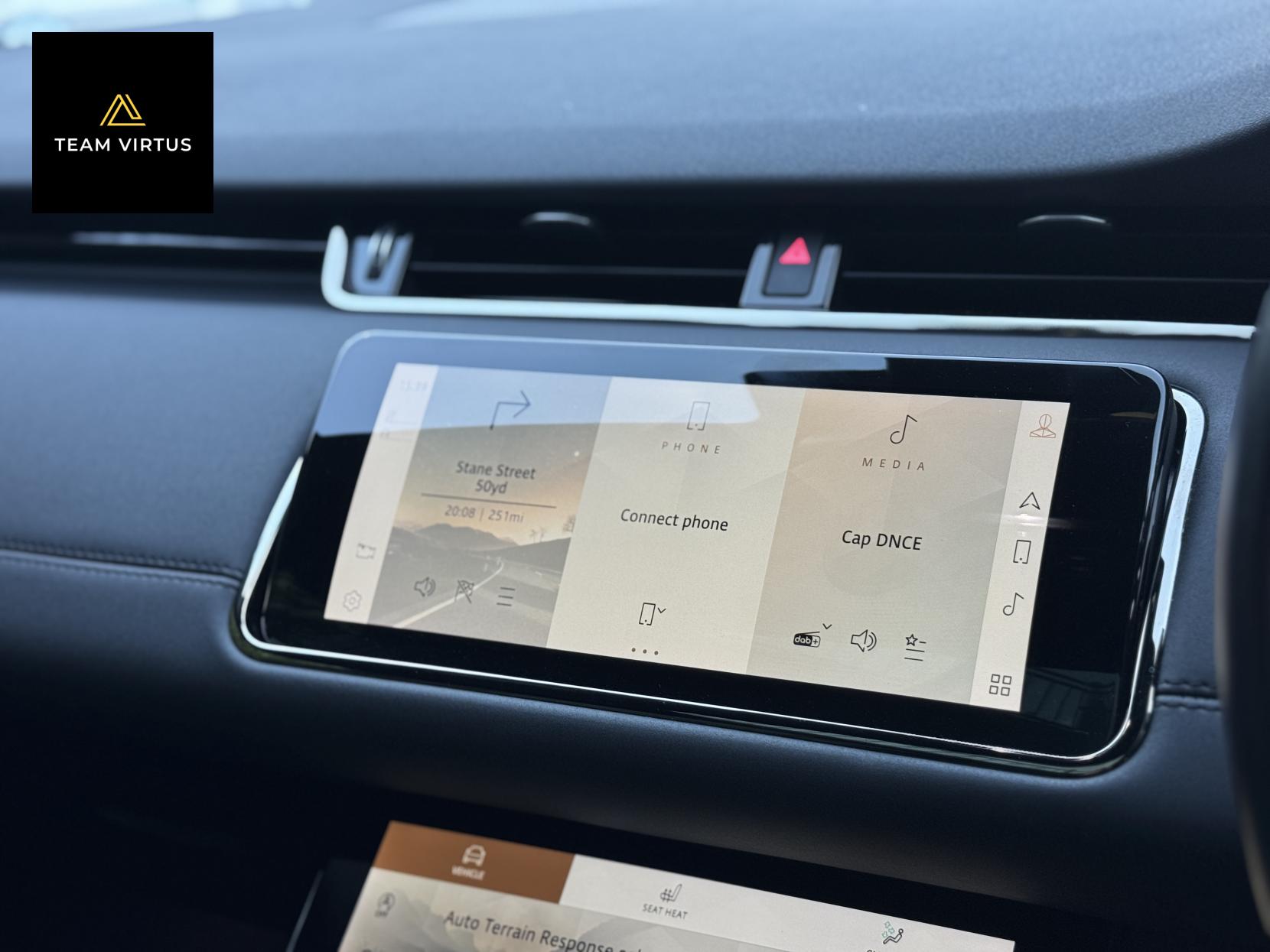 Land Rover Range Rover Evoque 1.5 P300e 12.2kWh R-Dynamic SE SUV 5dr Petrol Plug-in Hybrid Auto 4WD Euro 6 (s/s) (309 ps)