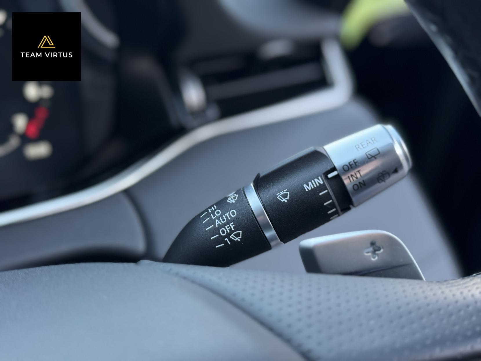 Land Rover Range Rover Evoque 1.5 P300e 12.2kWh R-Dynamic SE SUV 5dr Petrol Plug-in Hybrid Auto 4WD Euro 6 (s/s) (309 ps)